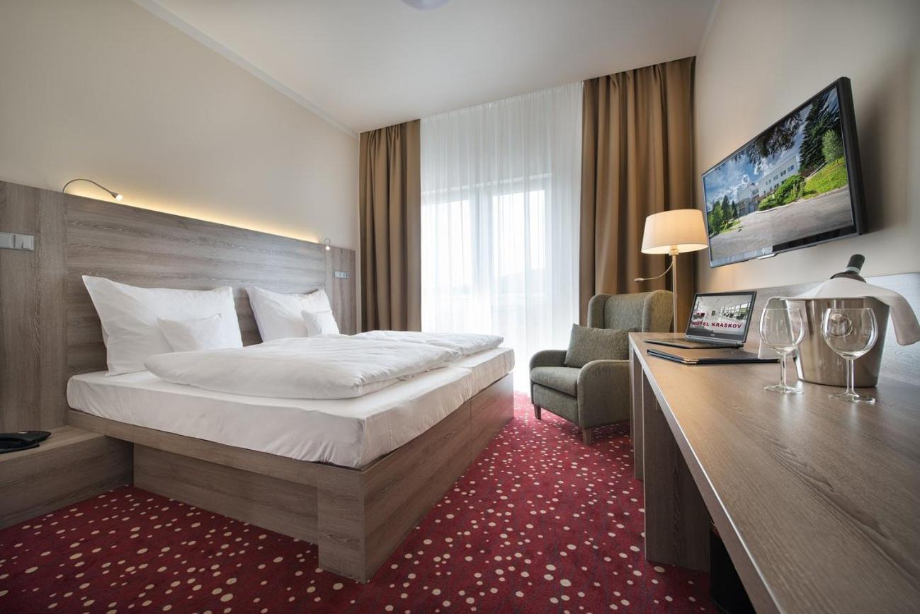 Hotel Kraskov Active Resort Tremosnice Ngoại thất bức ảnh