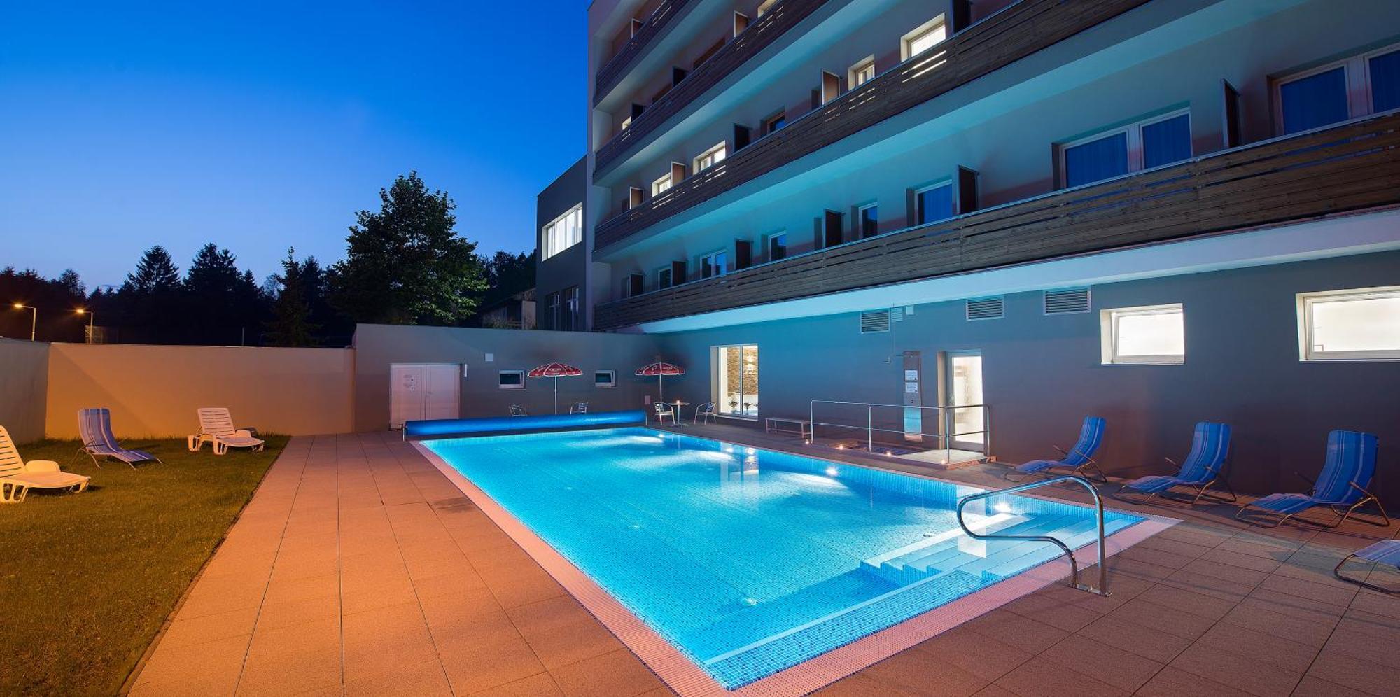 Hotel Kraskov Active Resort Tremosnice Ngoại thất bức ảnh